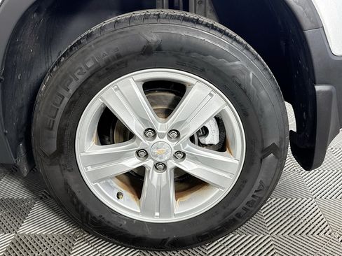 Used 2020 Chevrolet Trax LS w/ Tint and Cruise Package AWD/4WD image 34