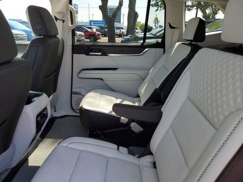 New 2026 GMC Acadia Denali w/ Super Cruise Package FWD image 11