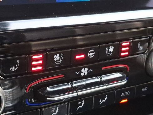 Used 2022 Jeep Grand Cherokee L Overland image 34