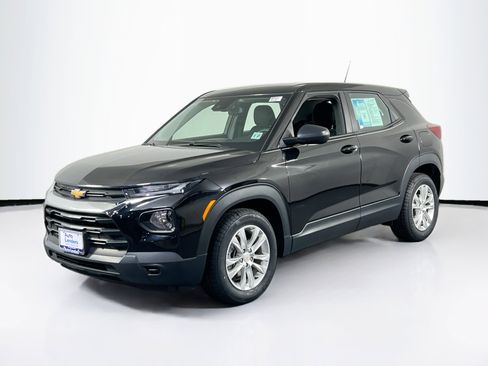 Used 2022 Chevrolet TrailBlazer LS image 1