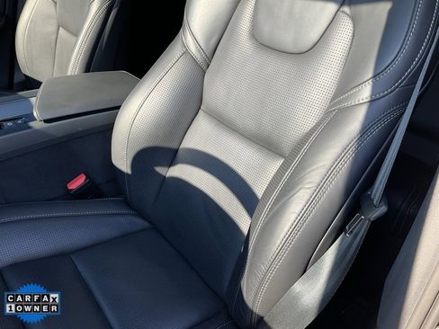 Used 2024 Volvo XC60 T8 Ultimate w/ Protection Package Premier image 18