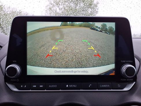 Used 2024 Nissan Sentra SV FWD image 6