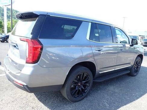 Used 2022 GMC Yukon SLT w/ SLT Premium Package AWD/4WD image 8