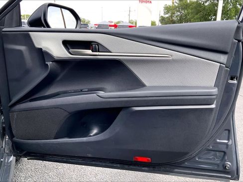 Used 2025 Toyota Camry SE FWD image 21