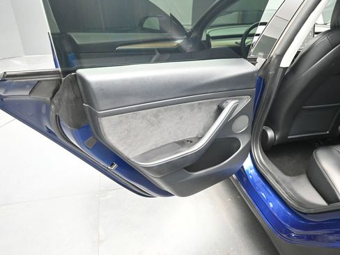 Used 2021 Tesla Model 3 Standard Range Plus image 13