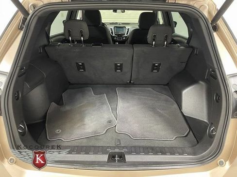 Used 2018 Chevrolet Equinox LT AWD/4WD image 25