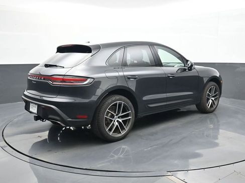Certified 2025 Porsche Macan AWD/4WD image 22