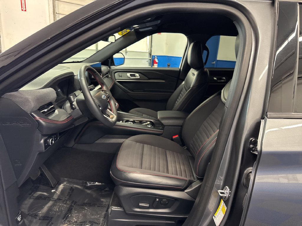 Used 2025 Ford Explorer ST-Line AWD/4WD image 10