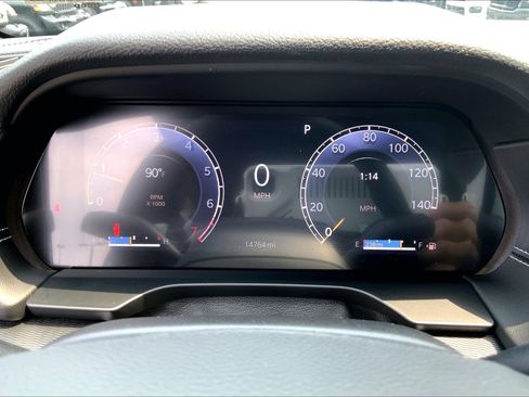 Certified 2025 Jeep Grand Cherokee Laredo X w/ Luxury Tech Group I AWD/4WD image 23