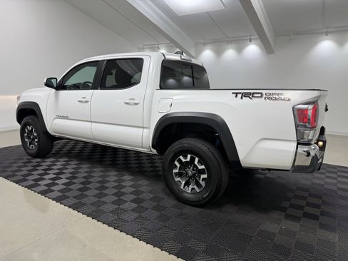 Used 2022 Toyota Tacoma TRD Off-Road image 4
