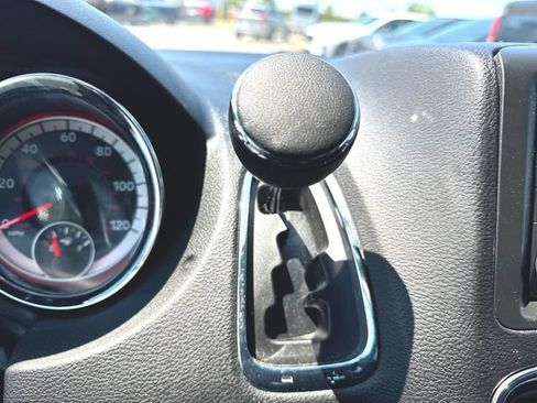 Used 2016 Dodge Grand Caravan SXT FWD image 15