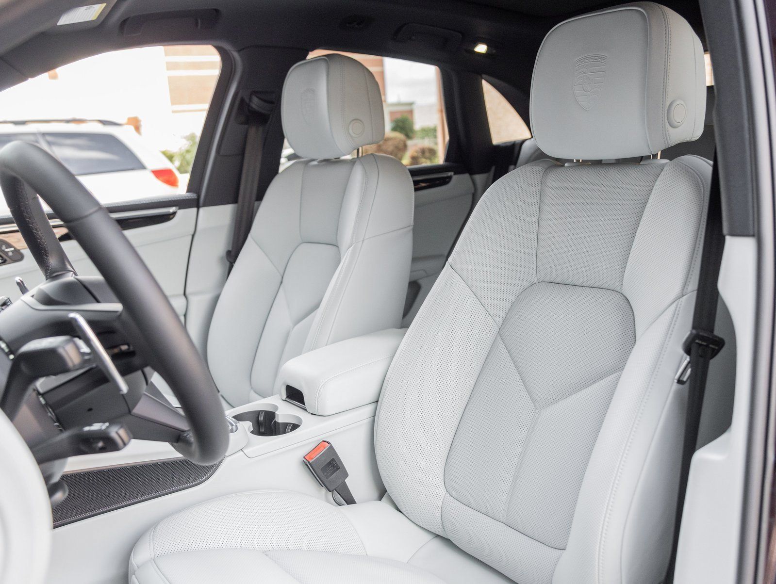 Certified 2026 Porsche Macan S AWD/4WD image 5