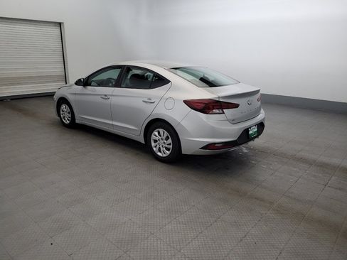 Used 2019 Hyundai Elantra SE w/ Cargo Package FWD image 3