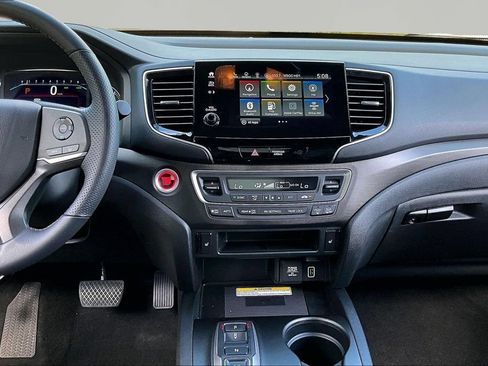 Used 2022 Honda Pilot TrailSport image 10