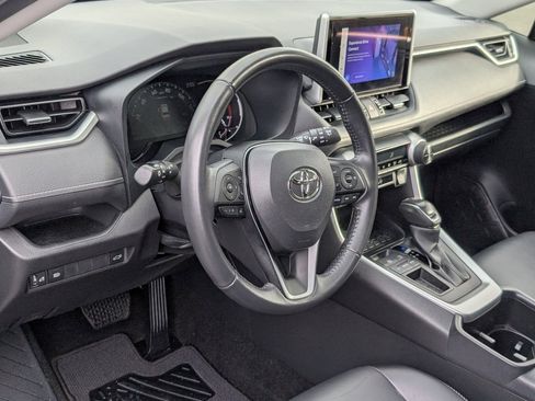 Used 2023 Toyota RAV4 XLE Premium image 14