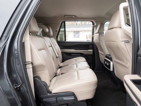 Used 2023 Ford Expedition Max XLT image 37