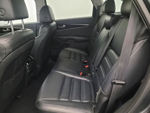 Used 2020 Kia Sorento EX image 18