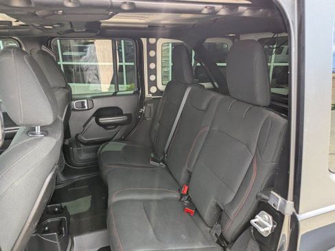 Used 2018 Jeep Wrangler Unlimited Rubicon AWD/4WD image 23
