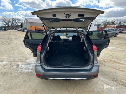 Used 2017 Nissan Rogue SV image 14