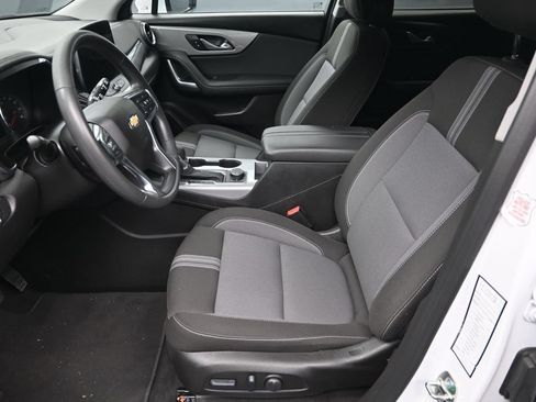 Used 2025 Chevrolet Blazer LT AWD/4WD image 12