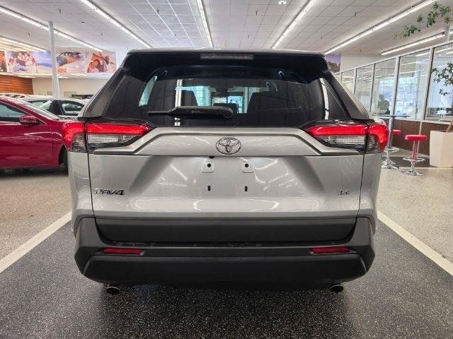 Used 2019 Toyota RAV4 LE w/ Carpet Mat Package FWD image 6