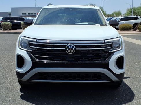 Certified 2025 Volkswagen Atlas Peak Edition SE AWD/4WD image 2
