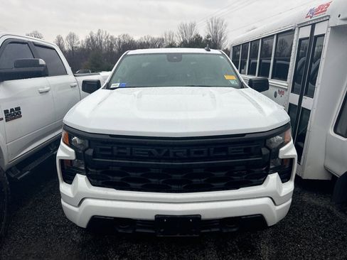 Used 2022 Chevrolet Silverado 1500 Custom image 2
