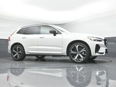 Used 2022 Volvo XC60 B6 R-Design w/ Protection Package Premier image 35