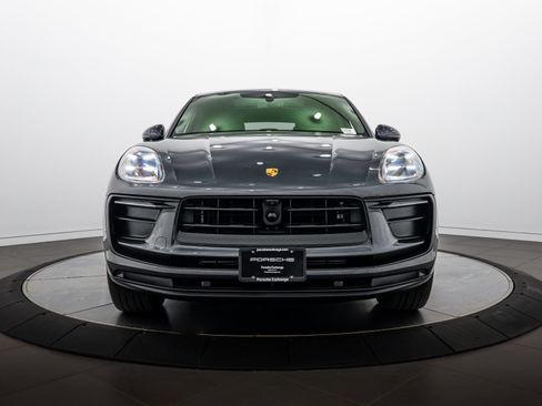 Certified 2023 Porsche Macan AWD/4WD image 10