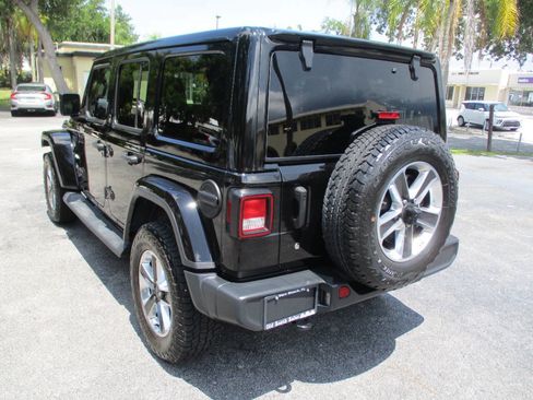 Used 2018 Jeep Wrangler Unlimited Sahara AWD/4WD image 45