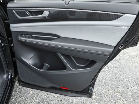 New 2025 Volkswagen Atlas Cross Sport SEL image 35