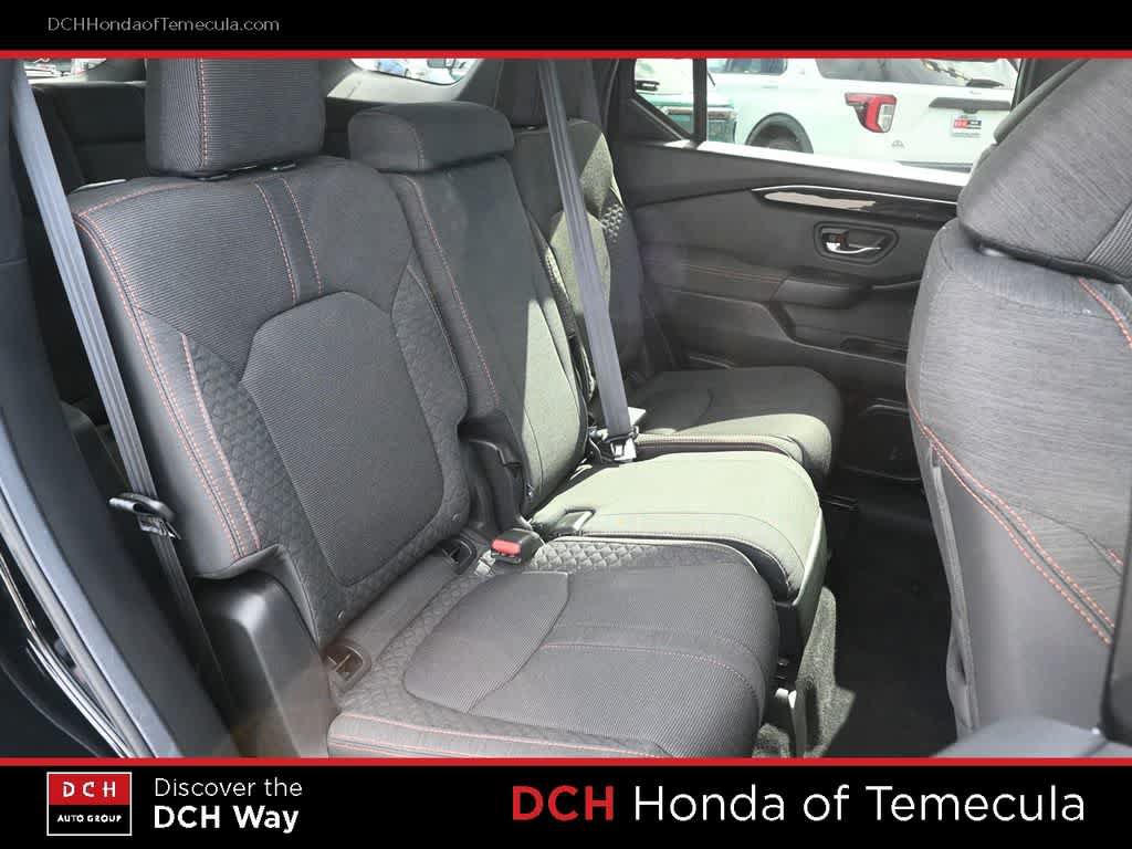 Certified 2025 Honda Pilot Sport image 21