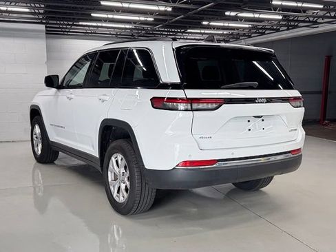 Used 2022 Jeep Grand Cherokee Limited AWD/4WD image 3
