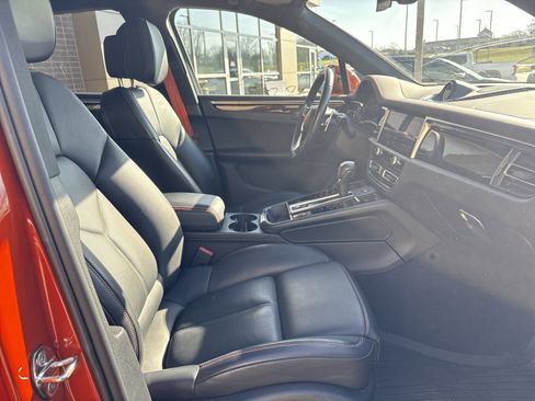 Used 2024 Porsche Macan Turbo image 33