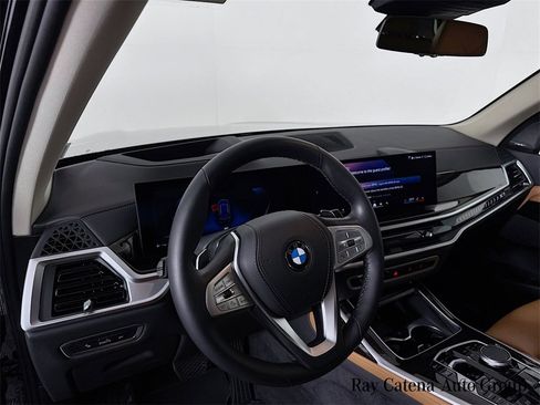 Used 2024 BMW X7 xDrive40i image 9