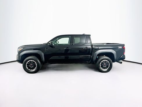 Used 2025 Toyota Tacoma TRD Off-Road image 4