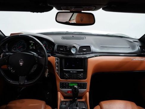 Used 2016 Maserati GranTurismo Base image 12