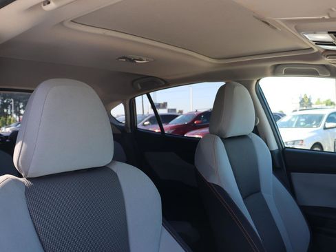 Used 2019 Subaru Crosstrek 2.0i Premium image 16
