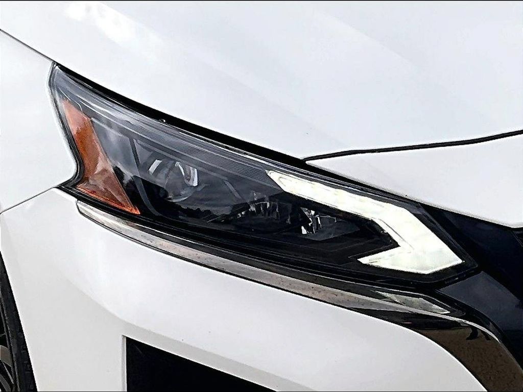 Used 2024 Nissan Altima 2.5 SR FWD image 34