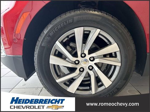 Used 2023 Chevrolet Equinox Premier AWD/4WD image 7