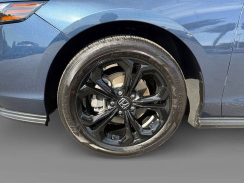 Certified 2025 Honda Accord SE image 9