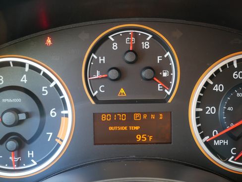 Used 2015 Nissan Armada SV RWD image 21