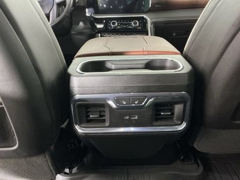 Used 2024 GMC Sierra 3500 Denali Ultimate AWD/4WD image 27
