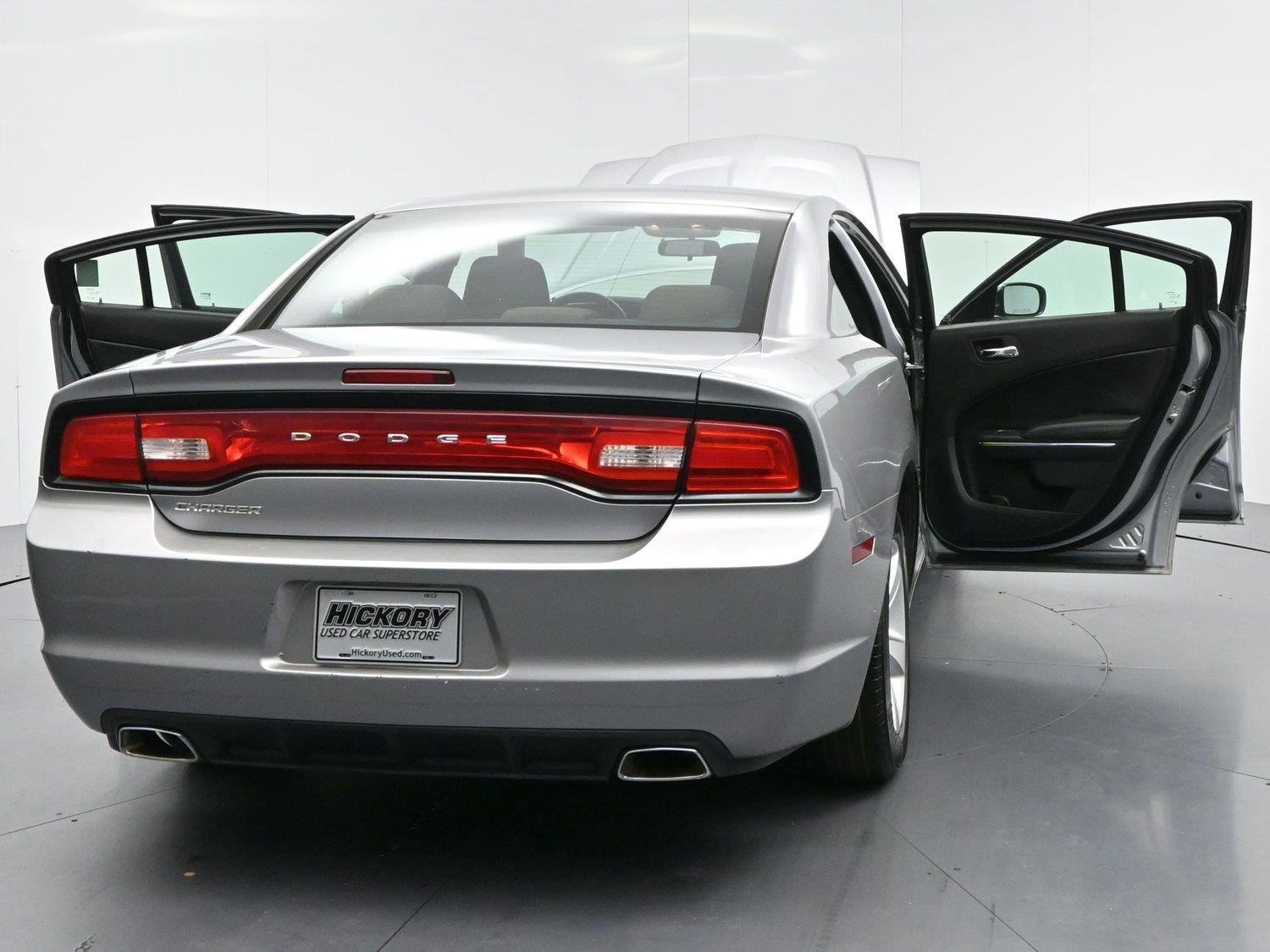 Used 2013 Dodge Charger SE RWD image 35