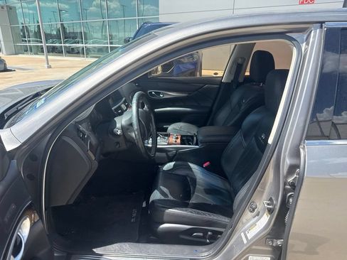 Used 2013 INFINITI M37 w/ Premium Pkg RWD image 3
