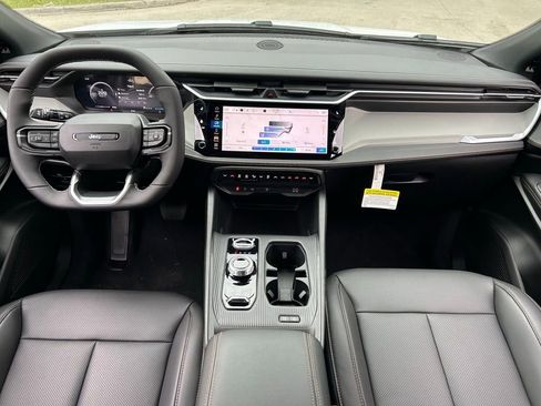 New 2026 Jeep Cherokee Limited image 11