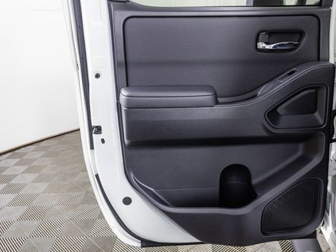 Used 2024 Nissan Frontier SV w/ SV Convenience Package image 38