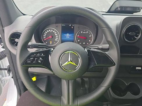 Used 2025 Mercedes-Benz Sprinter 2500 image 7