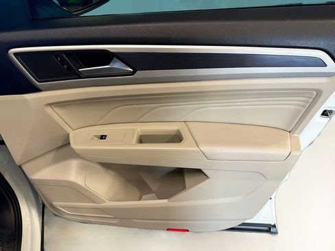 Used 2021 Volkswagen Atlas SE w/ Panoramic Sunroof Package AWD/4WD image 34