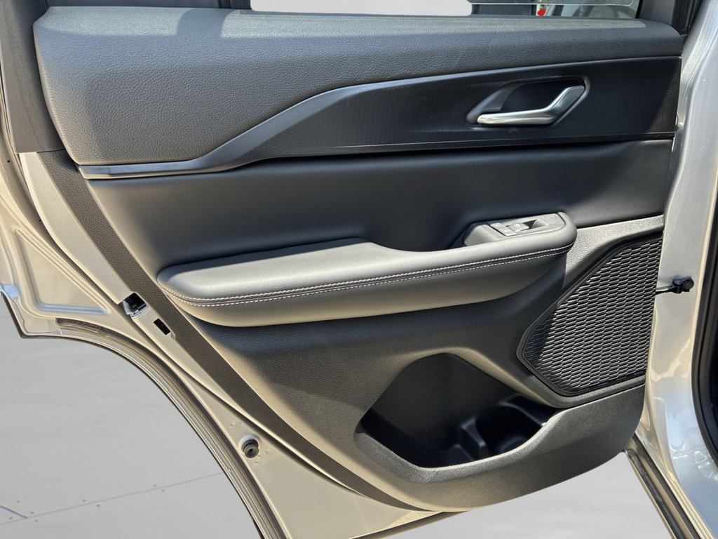 New 2025 Jeep Grand Cherokee Altitude RWD image 23